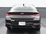 Used 2023 Hyundai Elantra SE image 5
