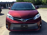 Used 2018 Toyota Sienna XLE image 3
