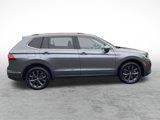 Used 2022 Volkswagen Tiguan SE w/ Panoramic Sunroof Package image 4