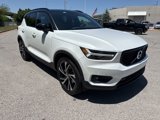 Used 2022 Volvo XC40 T5 R-Design w/ Advanced Package image 4
