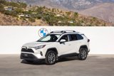 Used 2022 Toyota RAV4 XLE Premium image 2
