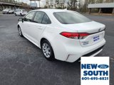 Used 2022 Toyota Corolla LE image 3