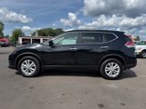 Used 2016 Nissan Rogue SL image 2