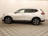 Used 2018 Nissan Rogue SL image 2