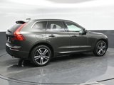 Used 2018 Volvo XC60 T6 Momentum w/ Advanced Package image 2