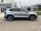 New 2025 Volkswagen Taos SE image 2
