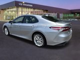Used 2020 Toyota Camry XLE image 3
