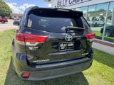 Used 2019 Toyota Highlander XLE image 3