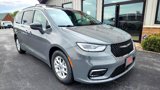 Used 2022 Chrysler Pacifica Touring-L image 2