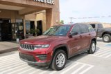Used 2023 Jeep Grand Cherokee Laredo X image 2