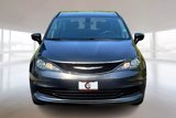Used 2017 Chrysler Pacifica Touring image 3