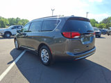 Used 2017 Chrysler Pacifica Touring-L image 4