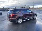 Used 2018 Ford Explorer XLT image 3