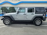 Used 2015 Jeep Wrangler Unlimited Rubicon w/ Connectivity Group image 2