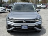Used 2022 Volkswagen Tiguan SE w/ Panoramic Sunroof Package image 2