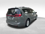 Used 2022 Chrysler Pacifica Touring-L image 3