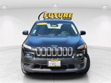 Used 2016 Jeep Cherokee Sport image 2