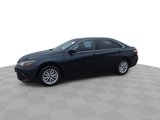Used 2016 Toyota Camry LE image 4