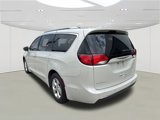 Used 2017 Chrysler Pacifica Touring-L Plus image 5