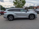 Used 2021 Toyota Highlander XLE image 3