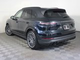 Certified 2023 Porsche Cayenne Platinum Edition image 3