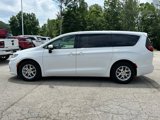 Used 2023 Chrysler Pacifica Touring-L image 6