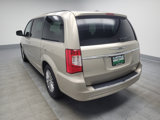 Used 2016 Chrysler Town & Country Touring-L image 5