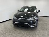 Used 2018 Chrysler Pacifica Touring-L image 3