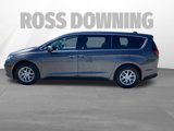 Used 2023 Chrysler Pacifica Touring-L image 5