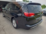 Used 2018 Chrysler Pacifica Limited image 5