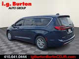 New 2025 Chrysler Pacifica Select image 3