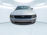 Used 2005 Ford Mustang Deluxe image 2