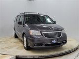 Used 2016 Chrysler Town & Country Touring image 3