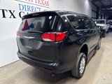 Used 2022 Chrysler Voyager LX image 5
