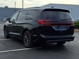 New 2025 Chrysler Pacifica Select image 4
