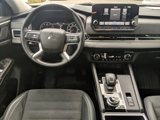 Used 2022 Mitsubishi Outlander SE image 2