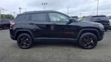 Used 2023 Jeep Compass Trailhawk w/ Trailhawk Convenience Group image 5