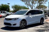 Used 2017 Chrysler Pacifica Limited image 2