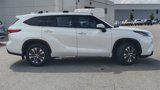 Used 2022 Toyota Highlander XLE image 2