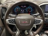 Used 2021 GMC Canyon Denali image 2