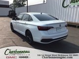 Used 2024 Volkswagen Jetta SE w/ Panoramic Sunroof Package image 3