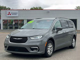 Used 2022 Chrysler Pacifica Touring-L image 2