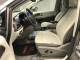Used 2017 Chrysler Pacifica Touring-L image 4