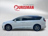 Used 2018 Chrysler Pacifica Limited image 3