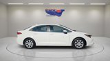 Used 2022 Toyota Corolla LE image 2