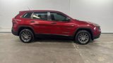 Used 2016 Jeep Cherokee Sport image 6