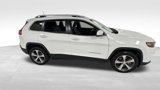 Used 2019 Jeep Cherokee Limited w/ Luxury Group image 2