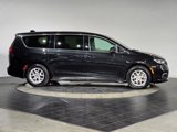 Used 2023 Chrysler Pacifica Touring-L image 3