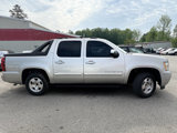 Used 2008 Chevrolet Avalanche LTZ w/ LTZ Preferred Equipment Group image 2