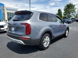 Used 2022 Kia Telluride LX image 3